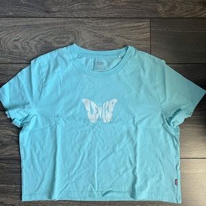 2 pack of Levi’s crop tops